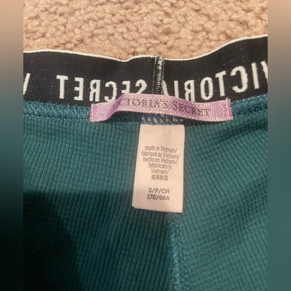 VICTORIA's SECRET Argyle Thermal Long Pajama Set - Picture 3 of 10